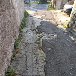 Strada delle Rocche pericolosa, i residenti infuriati: “Scajola se ci sei batti un colpo”