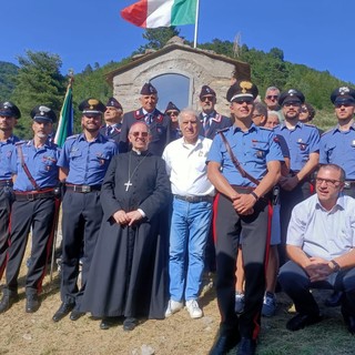 A Creppo di Triora Suetta celebra una Messa per i carabinieri defunti (foto)