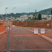 La pista ciclabile di Imperia aperta, ma solo agli abusivi (foto)