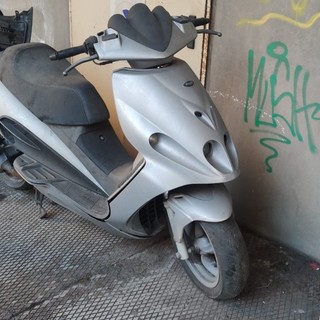 Imperia, carcasse di motorini e scooter segnalati dai cittadini in centro e in periferia