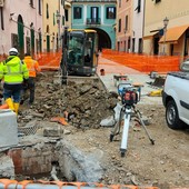 A Dolcedo nuova scuola e stop alle auto nel centro storico: sopralluogo ai cantieri dell'assessore regionale Marco Scajola (foto e video)