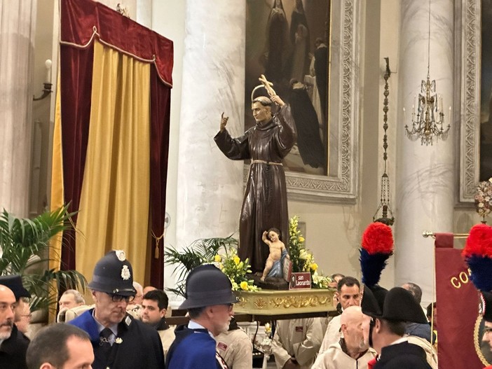 Imperia, Messa e processione nella Solennità di San Leonardo da Porto Maurizio patrono della città (foto e video)