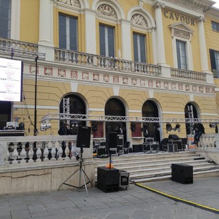 Capodanno in via Cascione a Imperia, i preparativi dell’evento: blues e funky per salutare il 2023 (foto)