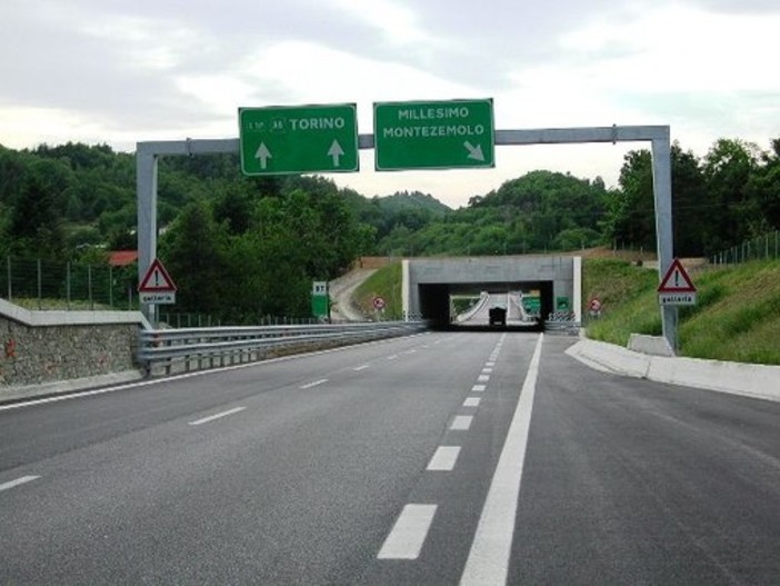 Viabilità: dopo i controlli dei tecnici sulla frana, riaperta questa mattina l'autostrada A6 Torino-Savona