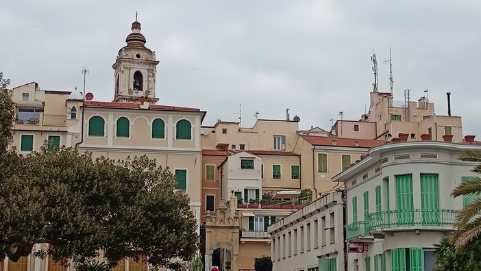 A Bordighera Alta l'incontro con i tre candidati sindaco Trucchi, Bassi e Ingenito