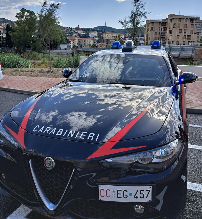 Imperia, trentaquatrenne non rispetta gli arresti domiciliari: i carabinieri lo portano in carcere