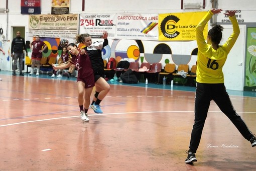 Nel Campionato PreNazionale Francese Femminile, la San Camillo Riviera Pallamano Imperia si impone sull'Handball Club Saint Maximin 35 a 28