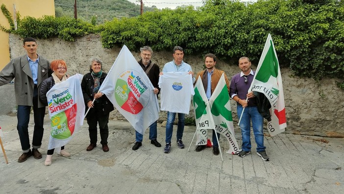 Elezioni a Imperia, Bracco rompe un tabù: comizio finale a Borgo d'Oneglia: &quot;Per la prima volta in una frazione&quot; (Foto e Video)