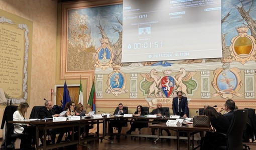 Consiglio comunale a Diano Marina, approvata la mozione sui cantieri autostradali