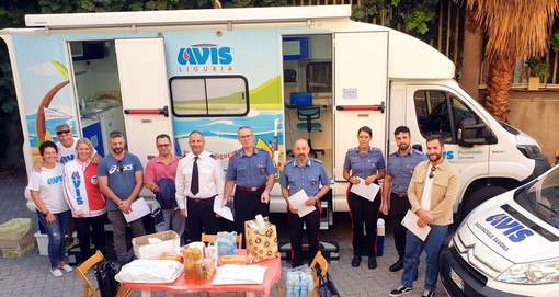 Imperia: Carabinieri e militari della Guardia Costiera hanno donato il sangue con l'Avis (Foto)