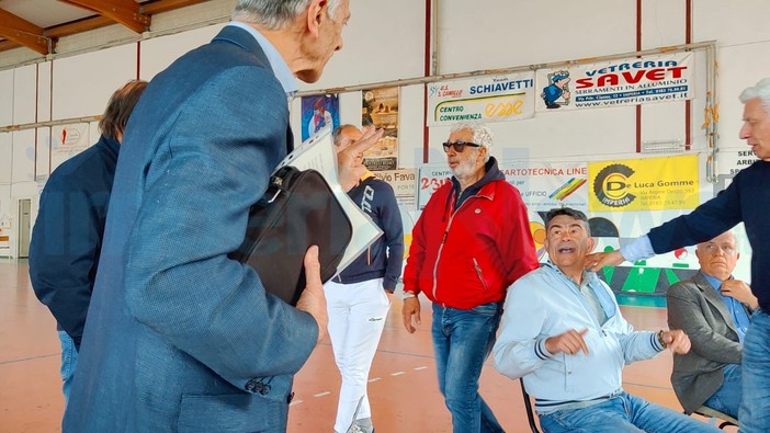 Imperia, tracciato dell’Aurelia bis a Oliveto: il comitato incontra i candidati sindaco ma Scajola diserta (foto e video)