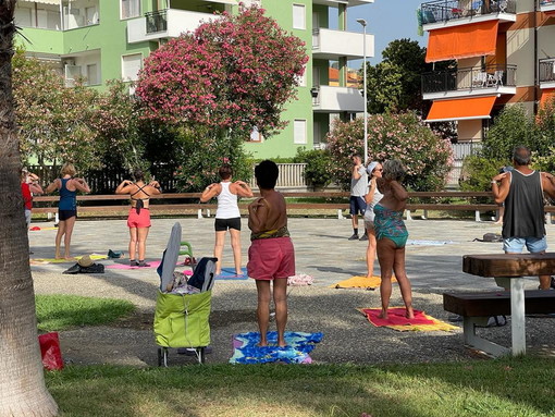 L'estate è fitness a San Bartolomeo al Mare: yoga, ginnastica del risveglio e zumba