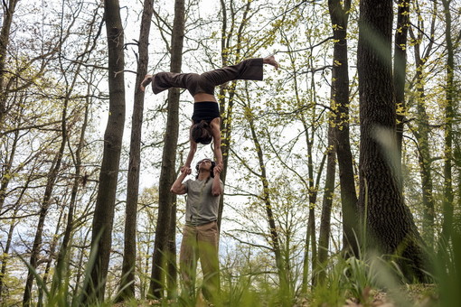 'Calvino 100 - In cammino sul filo delle montagne', un tour en plein air per l’Italia tra circo contemporaneo e ambientalismo