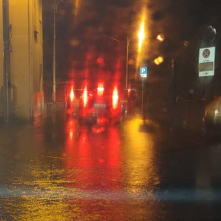 Violento temporale e forte pioggia per un'ora sulla provincia: a Sanremo manca la corrente per 20 minuti