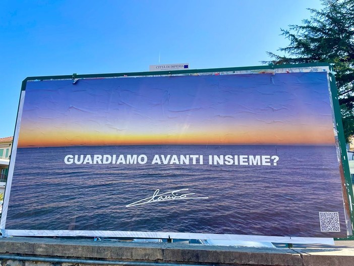 Imperia: 'Guardiamo avanti insieme?' con i manifesti in giro per la città scatta la campagna elettorale di Claudio Scajola (Foto)