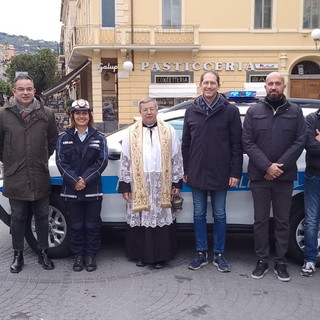 Diano Marina: inaugurata ieri la nuova auto della Polizia Municipale comprata con i contributi ministeriali (Foto)