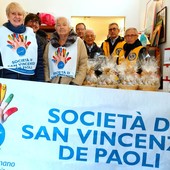 Lions Club Imperia Host, donazione di panettoni artigianali per i bisognosi e  contrasto al cancro infantile