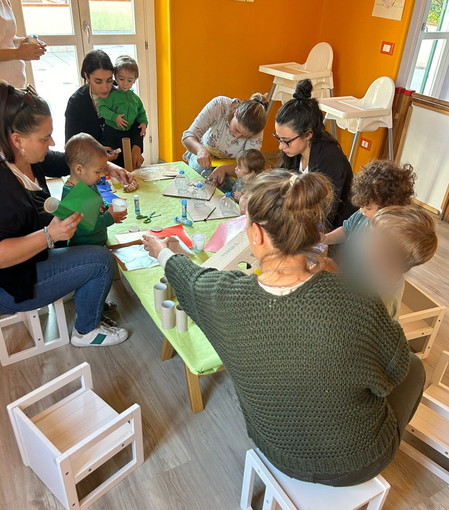 'Giornata dei diritti dei bambini': a San Lorenzo un laboratorio creativo con le mamme (Foto)