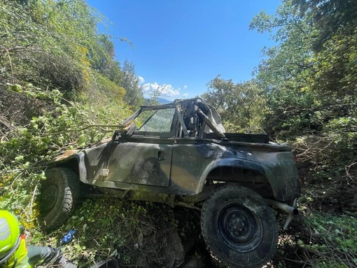 Ventimiglia: auto vola per 30 metri nel burrone, salgono a tre i morti. Uno è un finanziere di Cuneo