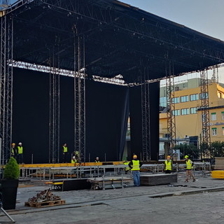 Festival di Sanremo 2023: annuncio di Amadeus, ecco quali saranno gli ospiti del palco di piazza Colombo