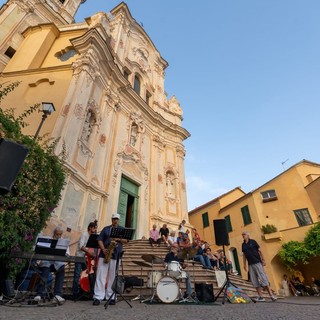 Estemporanea di pittura 'Il Pennello d'oro' a Cervo