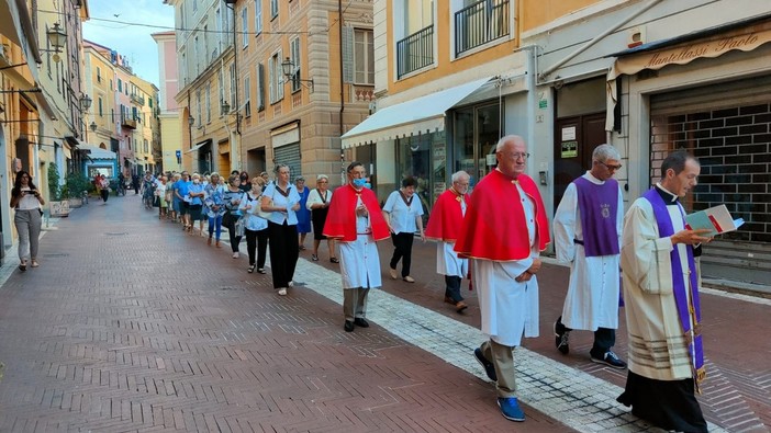 Crisi idrica in Riviera, Oneglia in processione per chiedere la pioggia