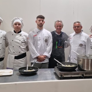 Ravioli di borragine in salsa di noci con 'Pasta Fresca Morena' nel weekend di Olioliva a Imperia