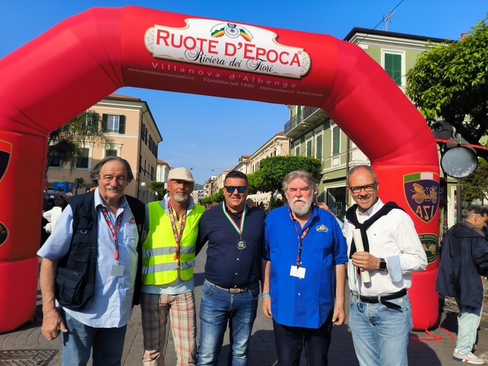 Diano Marina: ottimo successo domenica scorsa per il raduno di auto e moto d'epoca 'C'era una volta' (Foto)