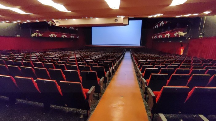 Divieto di accesso a cinema e ristoranti per non vaccinati: Toti &quot;Quella di Bassetti presa di posizione più che opportuna&quot;