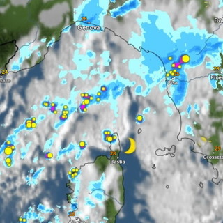 Previsioni, allerta e polemiche: i temporali ci sono stati ma sono transitati solo in mare (Foto)