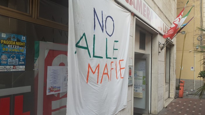 Imperia: striscione 'No alle mafie' davanti alla Cgil a più di 30 anni dalla strage di via D'Amelio