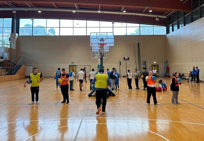 Imperia: tempo di bilanci di fine anno per il laboratorio di basket del progetto &quot;Sport per Tutti&quot;