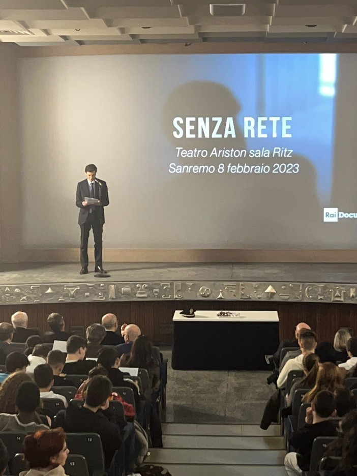 Presentato a Sanremo il docufilm 'Senza rete', il questore di Imperia Peritore: &quot;Triplicate le richieste di aiuto di vittime di cyberbullismo&quot;