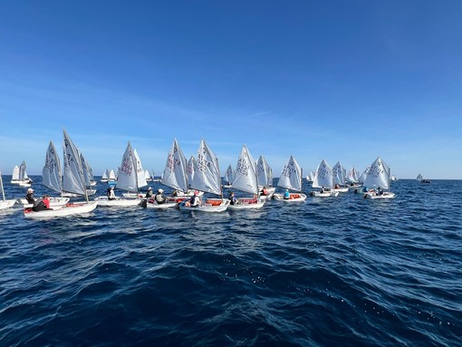 Vela, a Diano Marina 109 equipaggi per la regata Optimist