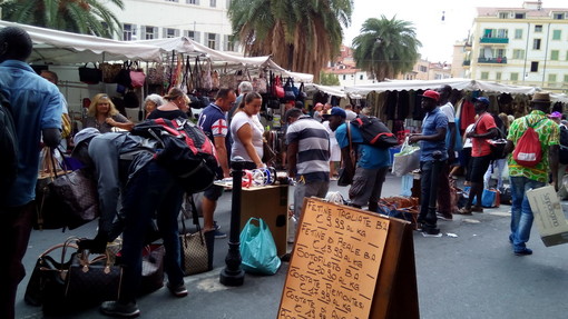 Confesercenti contro la vendita di prodotti contraffatti: &quot;Fenomeno preoccupante a Sanremo e Ventimiglia&quot;