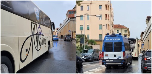 Derby, l'arrivo del pullman della Sanremese a Imperia