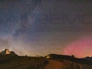 Spettacolari aurore boreali hanno dipinto nel tardo pomeriggio di domenica i cieli della provincia di Imperia