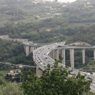 Rientro di Ferragosto: traffico in tilt sulla A10 con code di 25 km