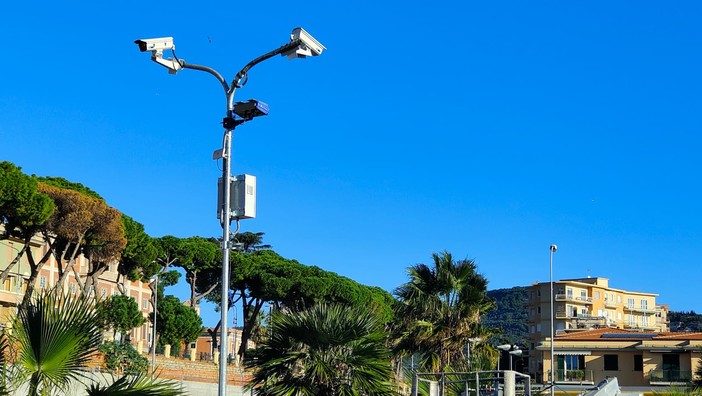 Velox e strisce blu a Imperia, protesta il Pd: &quot;Il Comune li usa per fare cassa&quot;