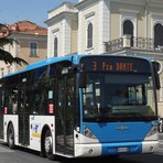 Bus Rt sempre più rari, la periferia di Imperia resta a piedi: la denuncia della mamma di un ragazzo  disabile