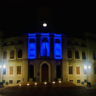 Il Comune di Imperia si colora di blu per la Giornata Nazionale delle vittime civili delle guerre e dei conflitti nel mondo