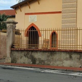 Una messa in meno al Duomo di Porto Maurizio per salvare i Cappuccini di piazza Roma