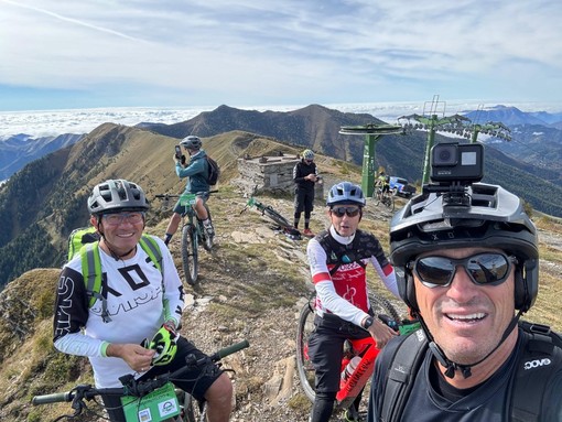 La statua del Redentore di Monesi ha dato il via all'entusiasmante evento cicloturistico &quot;Le Vie Marenche (foto)