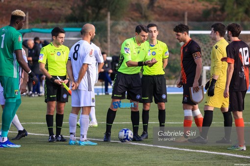 Calcio Eccellenza, domenica c'è Imperia - Campomorone: arbitra Verdoia di Genova