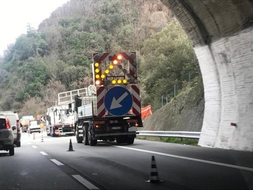 Traffico natalizio in aumento, ma si fermano i cantieri sull’Autofiori