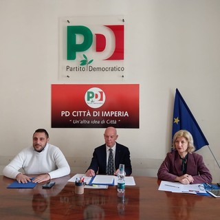 Imperia, la nuova segreteria PD presenta &quot;Un'altra idea di città&quot; (foto e video)