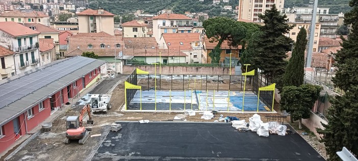 Prende forma nell'antistadio del &quot;Ciccione&quot;di Imperia il campo da padel (foto)