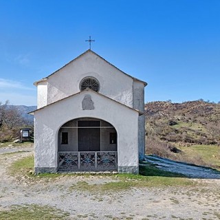 A Lucinasco la  festa  della Cappelletta al Monte Acquarone