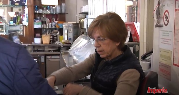 Imperia, Carla Piccardo lascia la guida della storica pasticceria di piazza Dante (video)