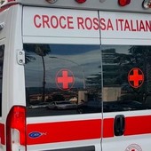 Scontro fra auto e bici a Ranzo, ferito un ciclista di 76 anni